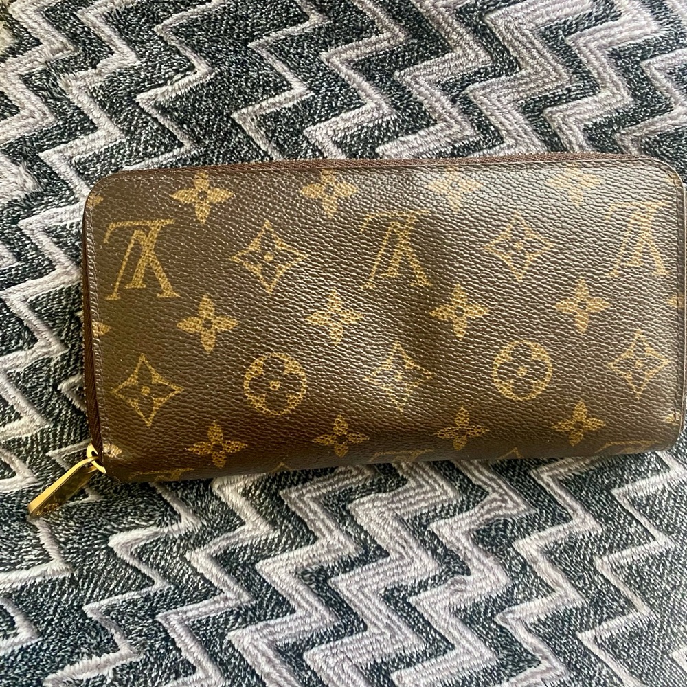 Louis Vuitton Brown and Gold Monogram Zipper Wallet - Picture 2 of 13